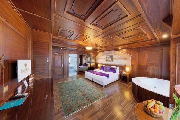 King Suite With Hagia Sophia View | Premium bedding, minibar, in-room safe, desk
