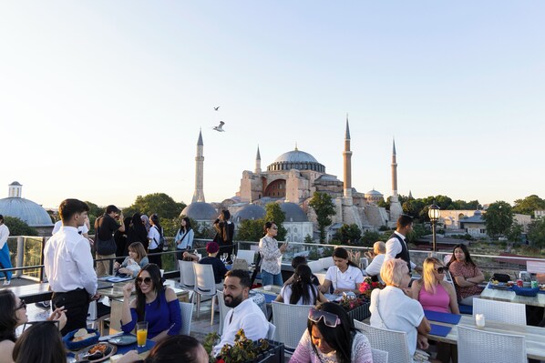 Seafood, sea views - Seven Hills Hotel - Special Class (Istanbul)