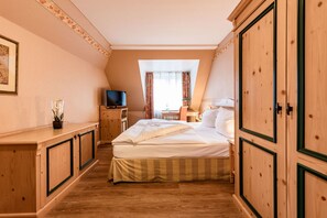 Premium bedding, in-room safe, desk, blackout curtains
