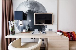 Standard Single Room | Premium bedding, in-room safe, desk, blackout drapes