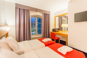 Superior Twin Room | Hypo-allergenic bedding, minibar, in-room safe, desk