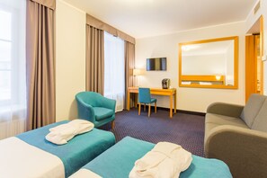 Deluxe-Doppelzimmer | Allergikerbettwaren, Minibar, Zimmersafe, Schreibtisch