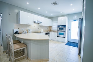 Family Condo, 2 Bedrooms | Private kitchen