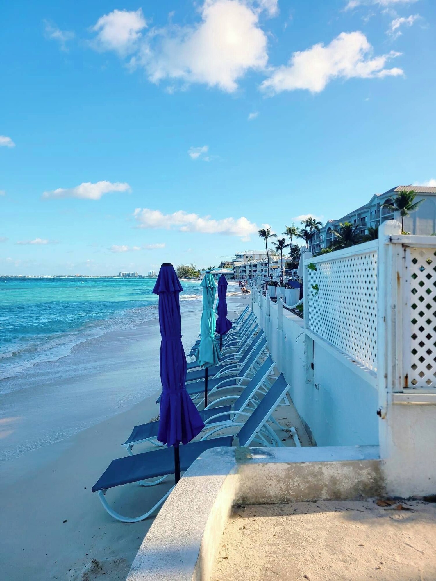 Beach nearby, white sand, sun loungers, beach umbrellas