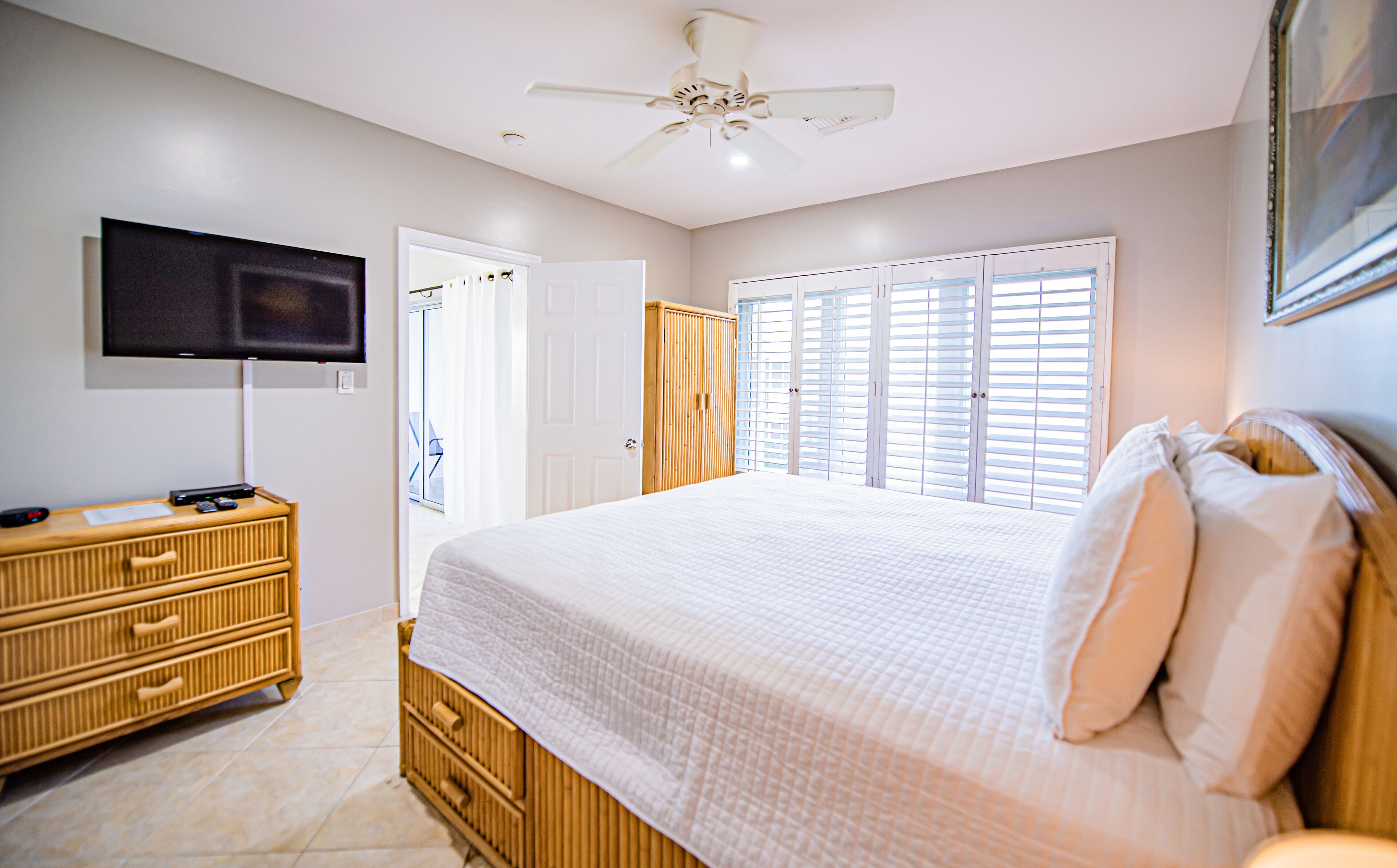 family condo, 2 bedrooms | premium bedding, in-room safe, desk, blackout curtains