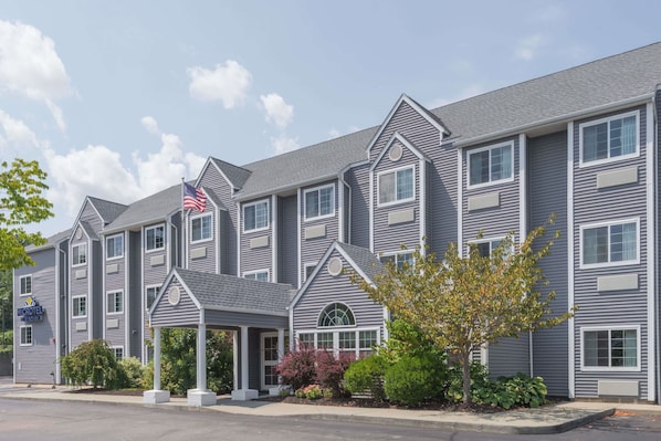 Exterior - Microtel Inn & Suites by Wyndham Uncasville Casino Area (Montville)