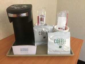 Coffee and/or coffee maker - Microtel Inn & Suites by Wyndham Uncasville Casino Area (Montville)