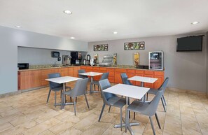 Free daily continental breakfast 