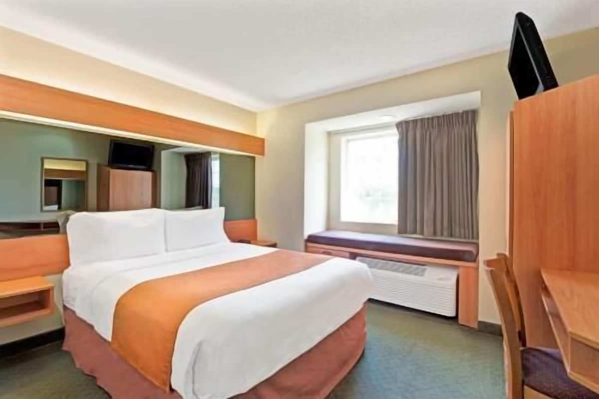Desk, blackout curtains, iron/ironing board, free WiFi