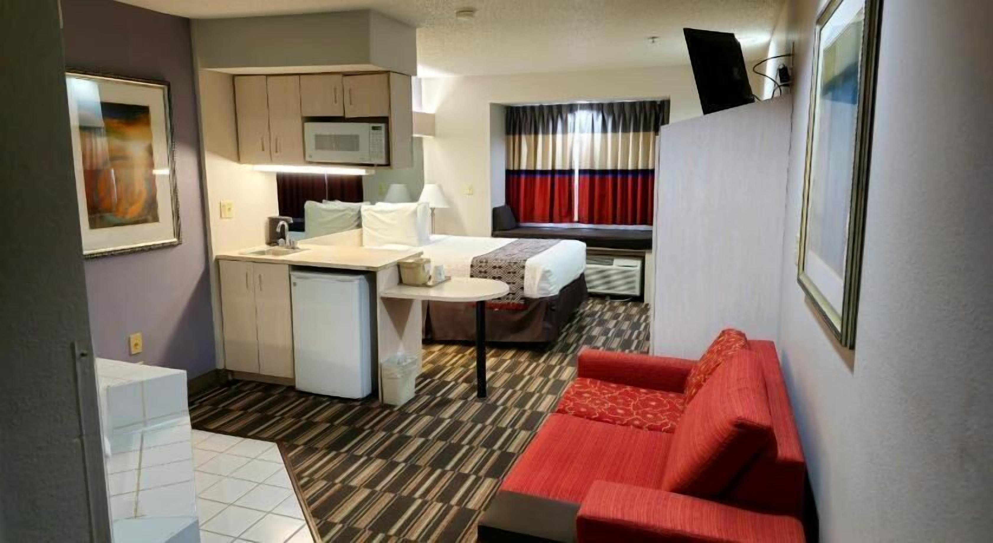 In-room safe, desk, iron/ironing board, free WiFi