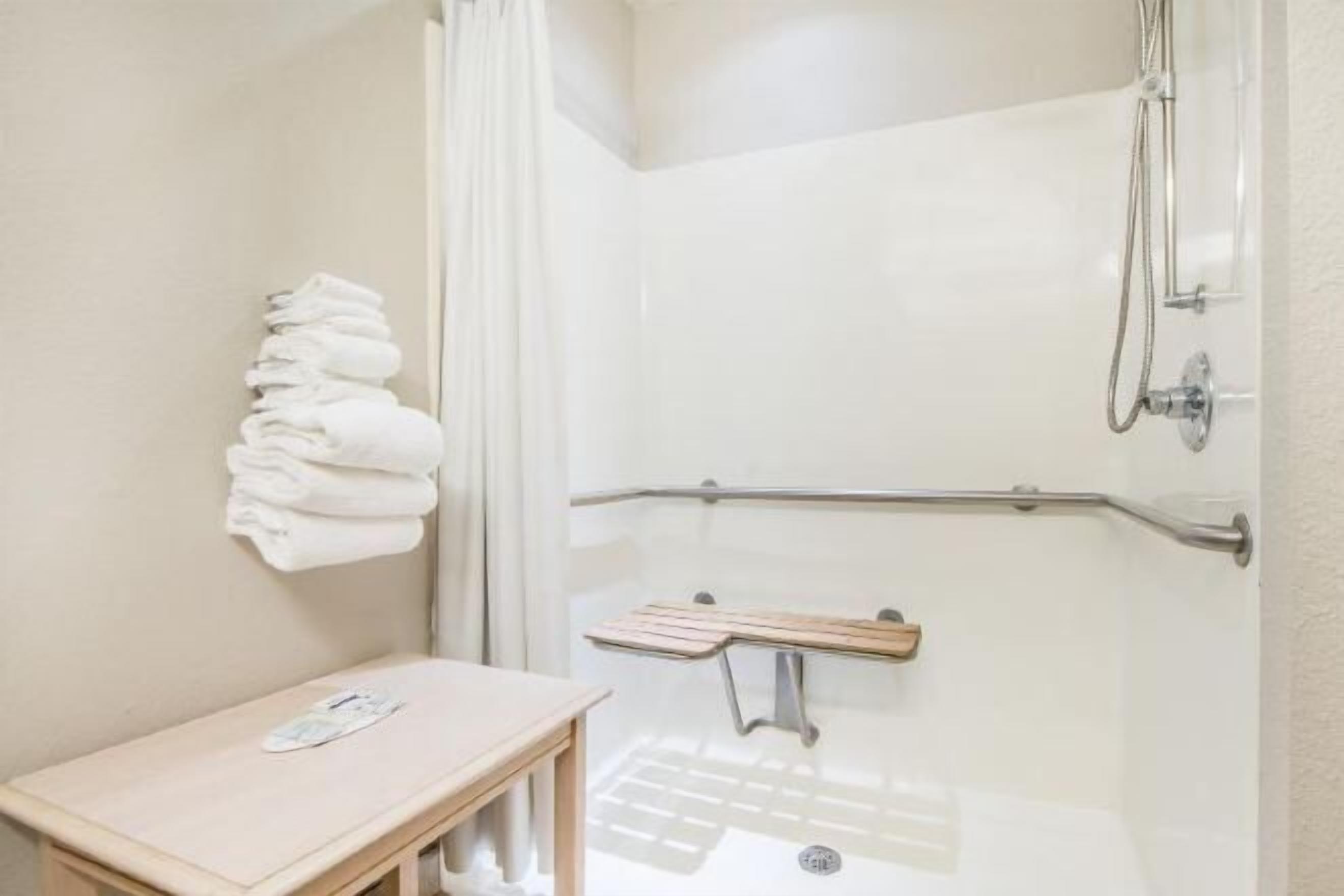 Baño | Secadora de cabello y toallas 