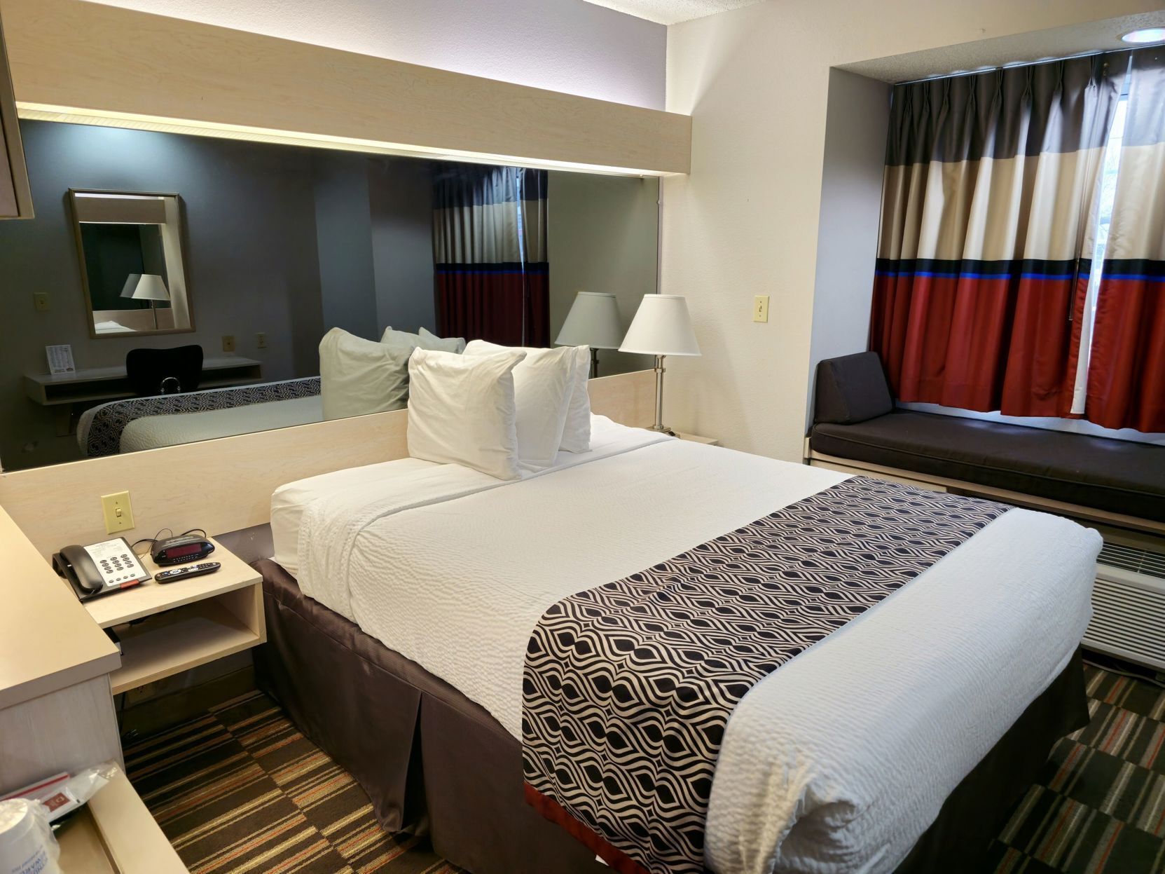In-room safe, desk, iron/ironing board, free WiFi