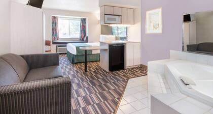 Microtel Inn & Suites by Wyndham Claremore