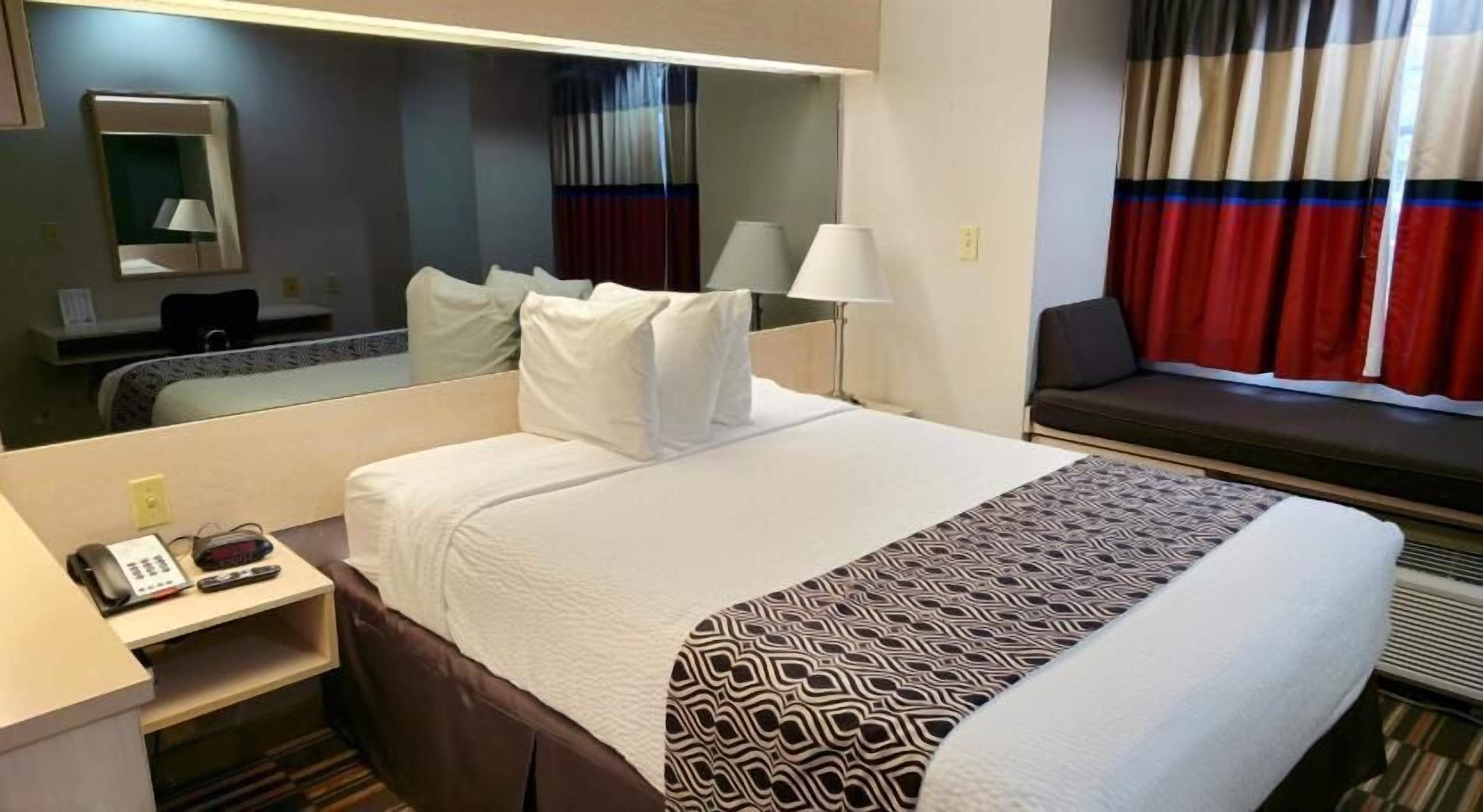 In-room safe, desk, iron/ironing board, free WiFi