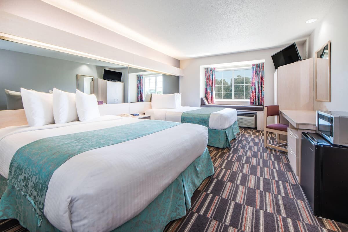 In-room safe, desk, iron/ironing board, free WiFi