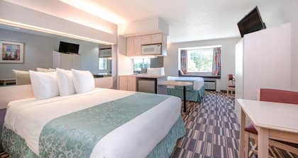 Microtel Inn & Suites by Wyndham Claremore