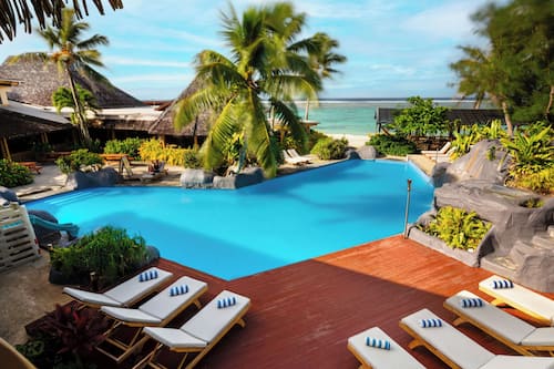 Outdoor pool, sun loungers