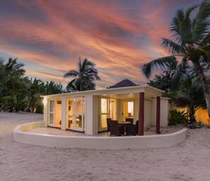 Familien-Suite, 2 Schlafzimmer, Strandnähe | Hochwertige Bettwaren, Zimmersafe, individuell dekoriert, Schreibtisch