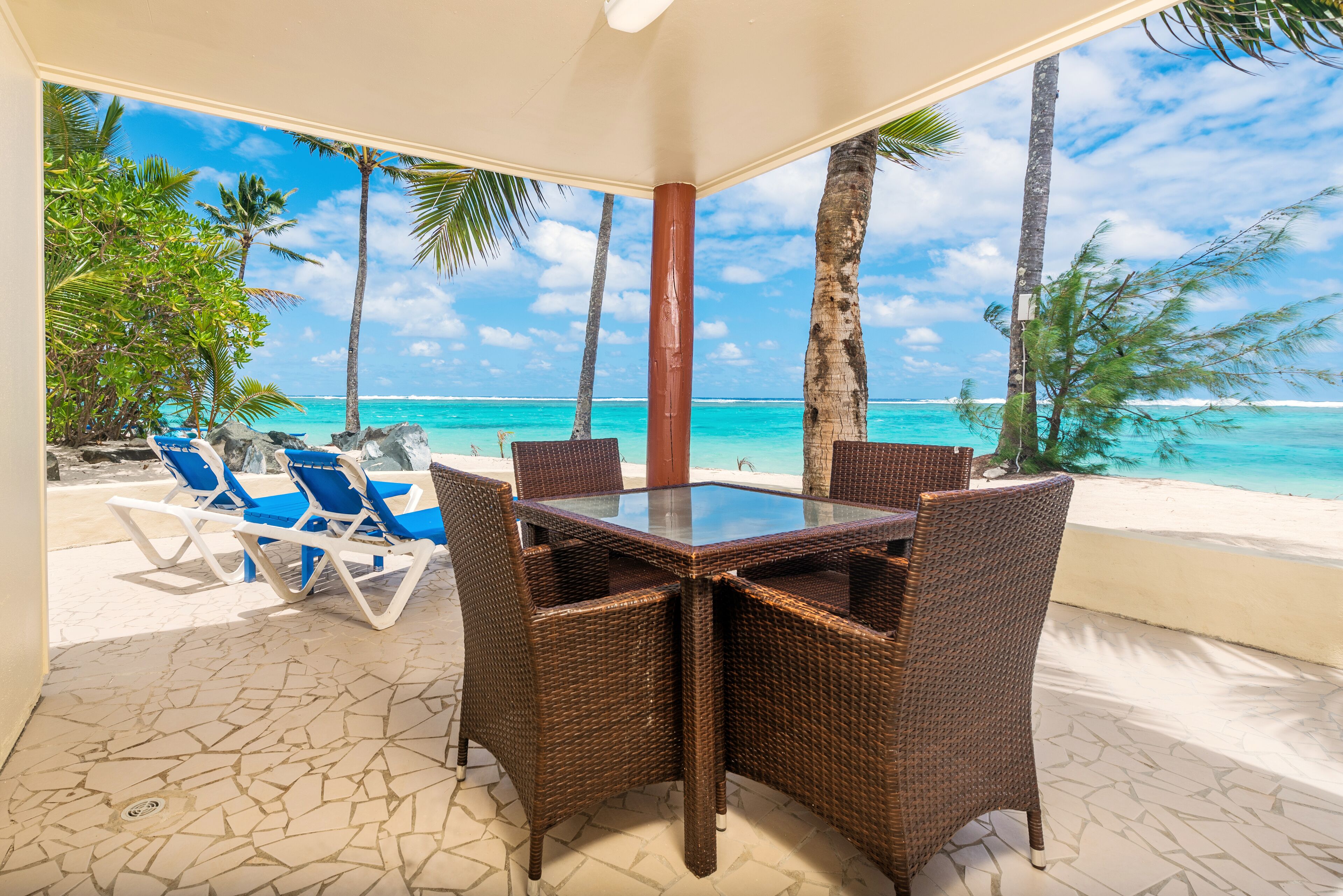 ファミリー スイート 2 ベッドルーム ビーチフロント | テラス / パティオ