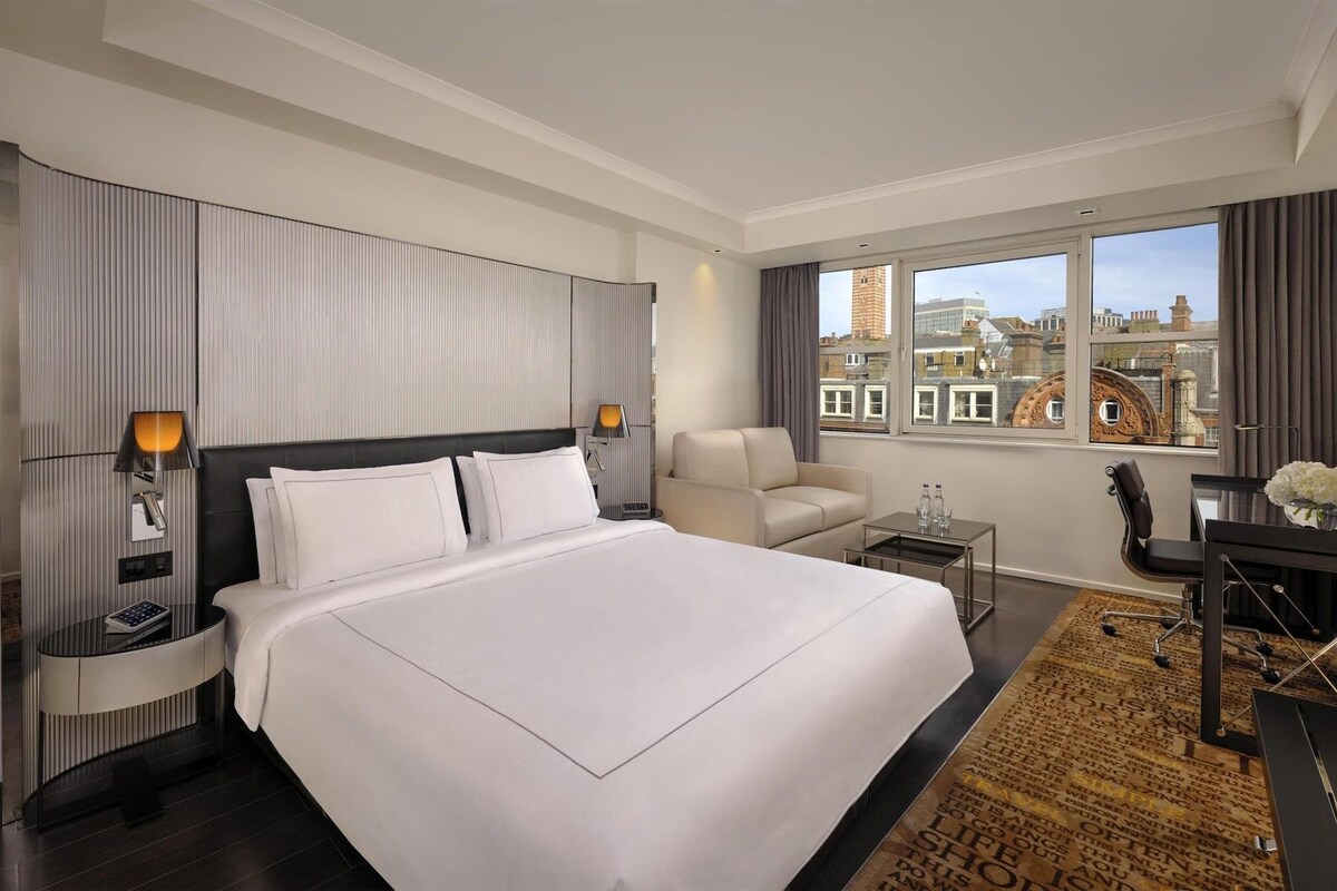 Minibar, in-room safe, desk, soundproofing