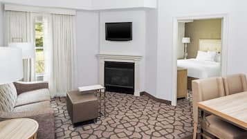 Premium bedding, down duvets, pillow-top beds, desk