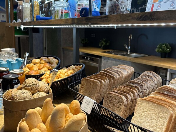 Daily buffet breakfast for a fee - ibis budget Madrid Alcorcon Móstoles (Alcorcon)