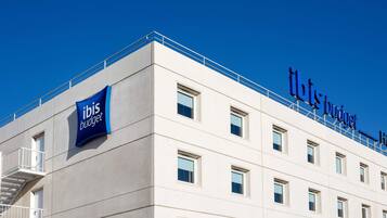 Desk, soundproofing, iron/ironing board, free cots/infant beds