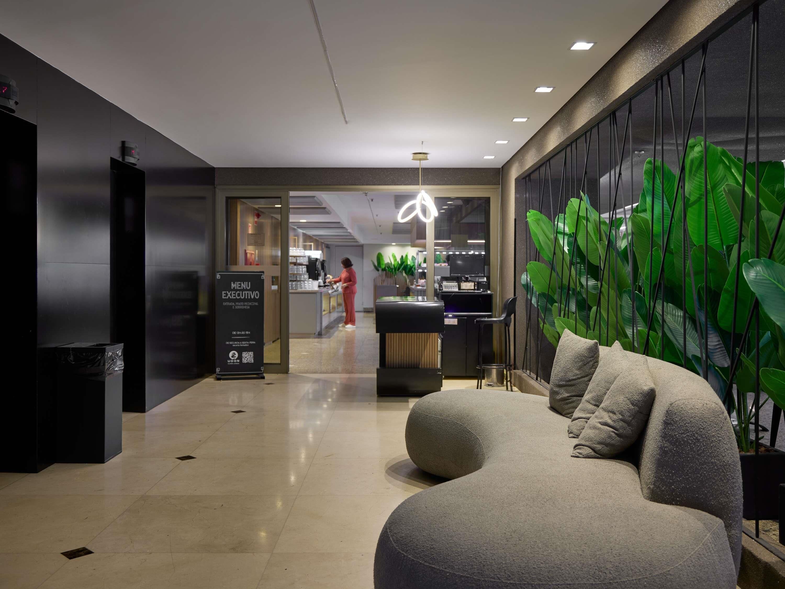 Café da manhã com buffet diário (BRL 88.00 por pessoa) 