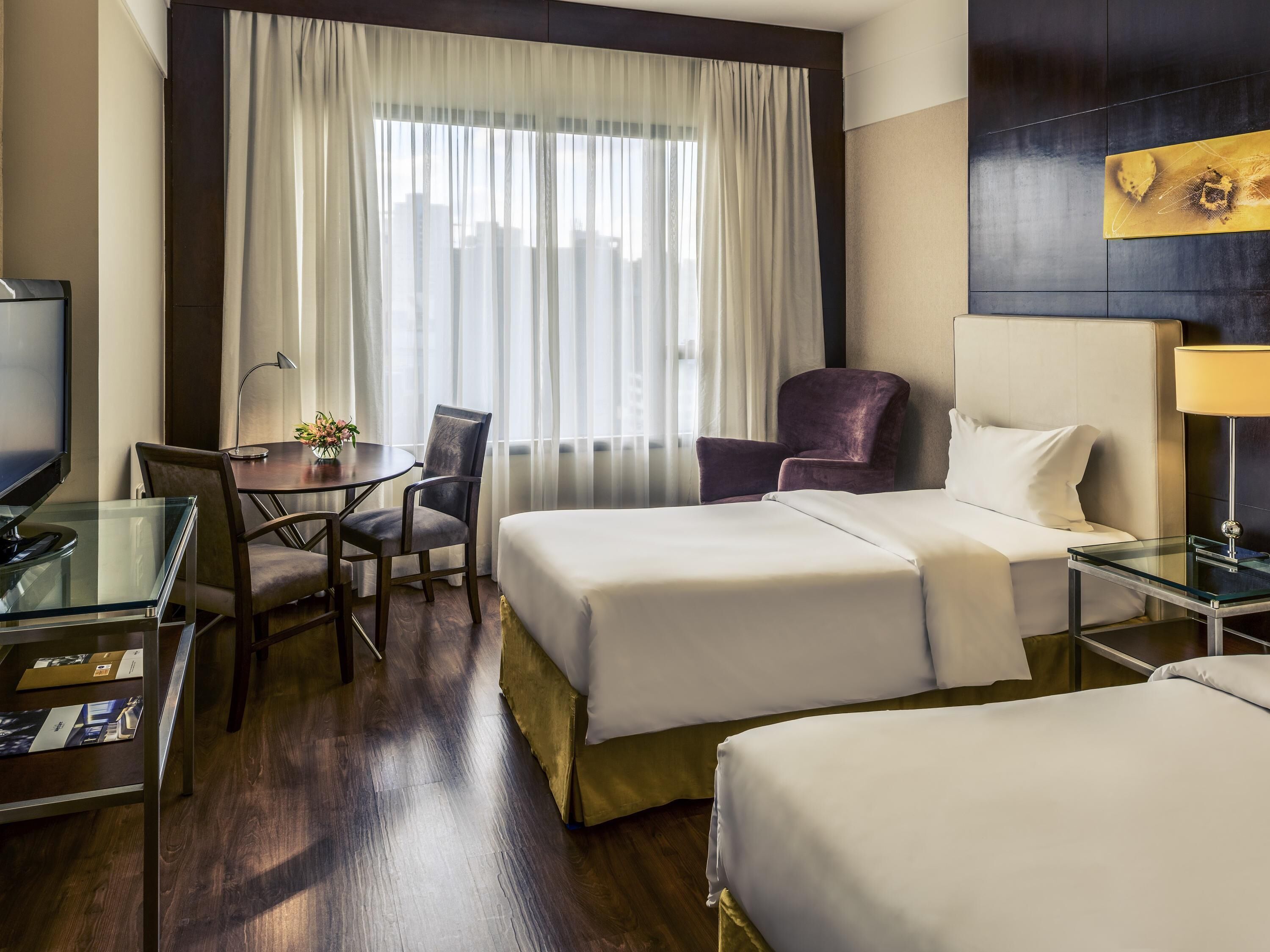 Classic Room, 2 Twin Beds | Minibar, in-room safe, desk, blackout drapes