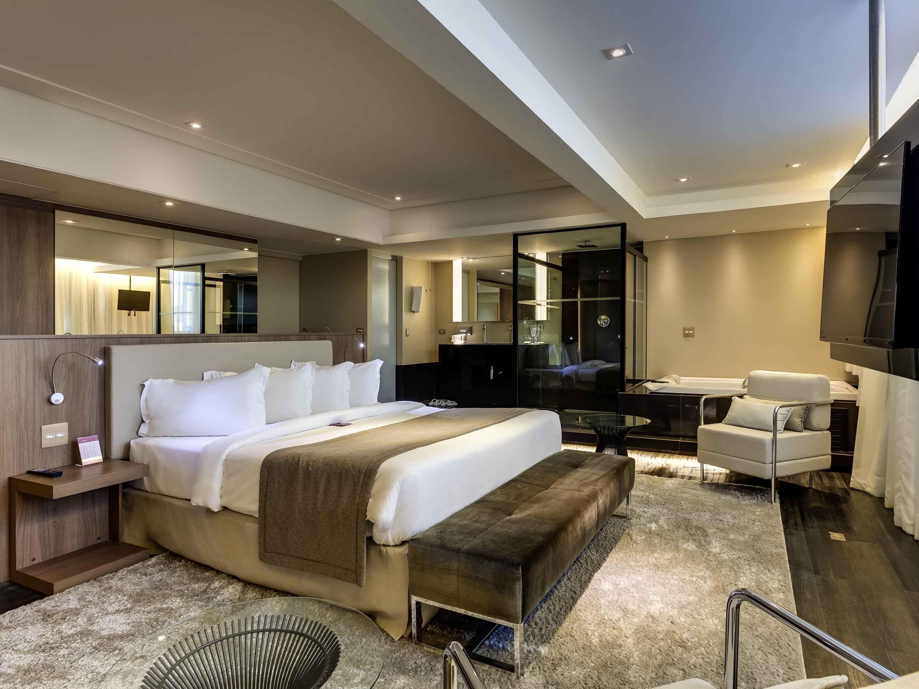 Executive Suite, 1 Double Bed | Minibar, in-room safe, desk, blackout drapes