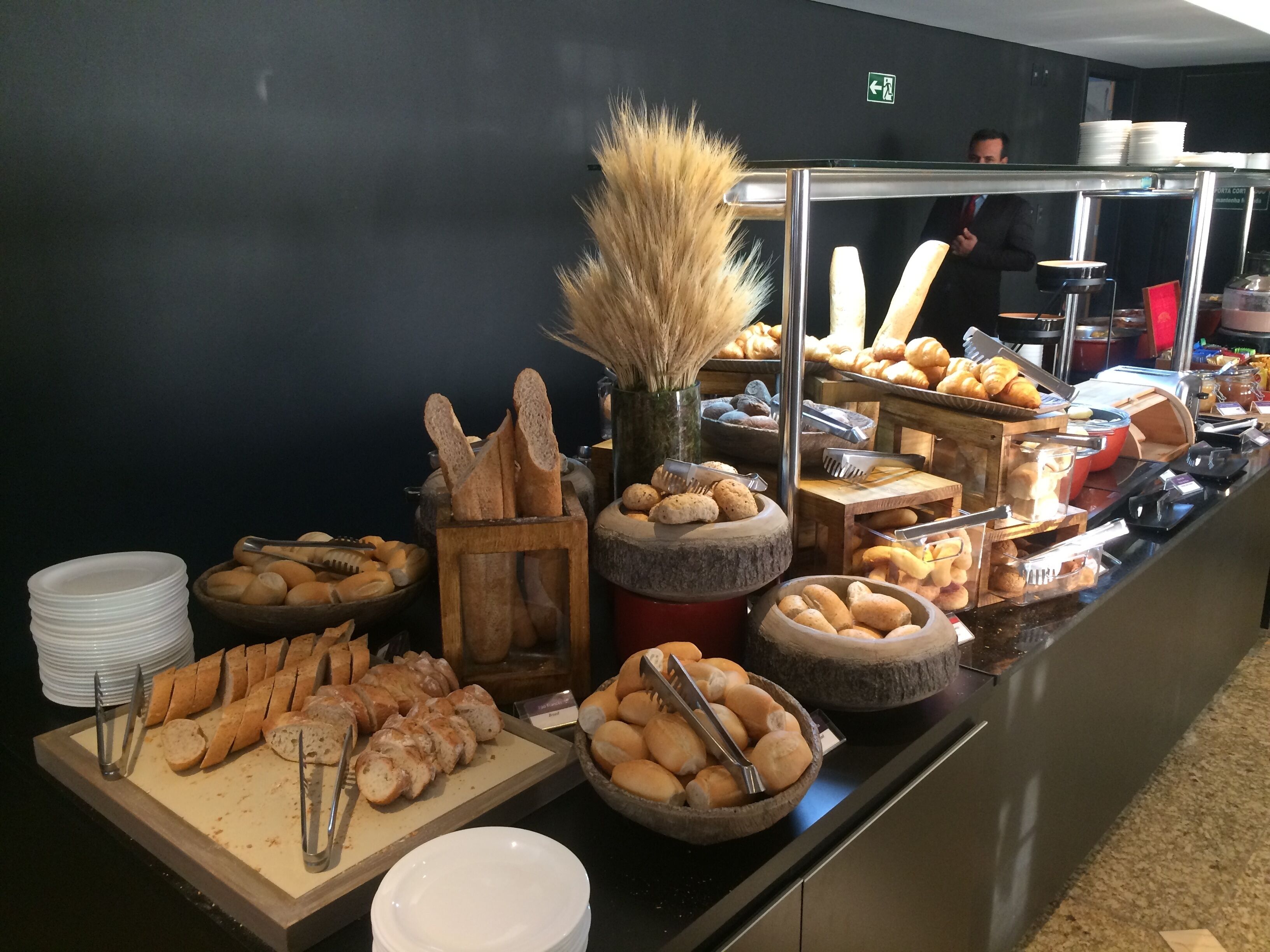 daily buffet breakfast (brl 70 per person)