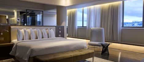 Suite, 1 Double Bed (Master) | Minibar, in-room safe, desk, blackout drapes