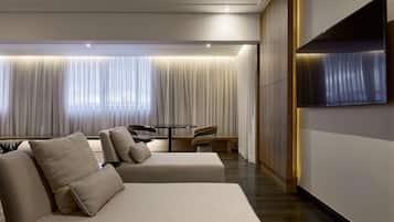 Master Suite with 1 king-size bed