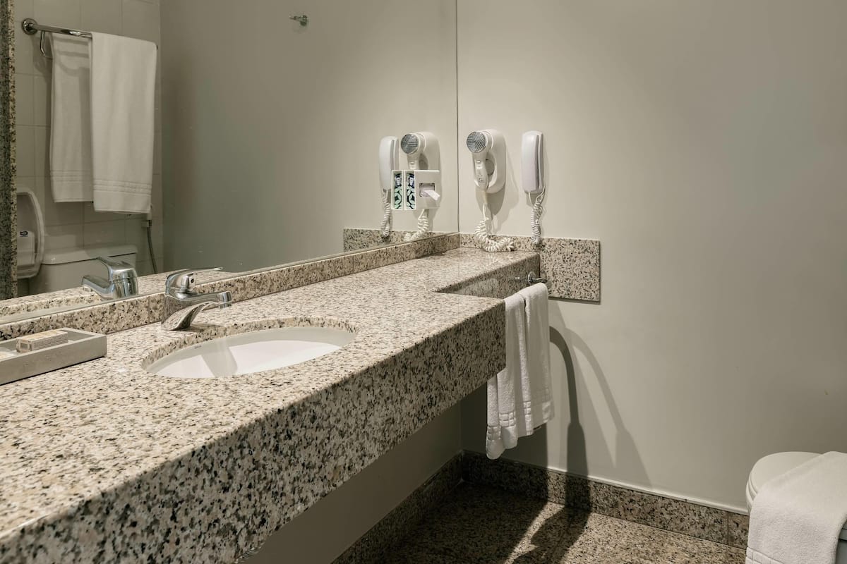 1 bedroom, minibar, in-room safe, desk