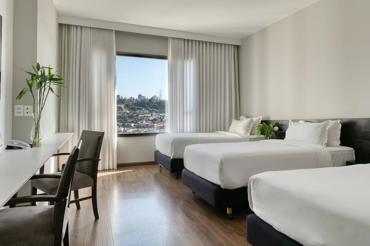 Chambre Standard, 3 lits une place