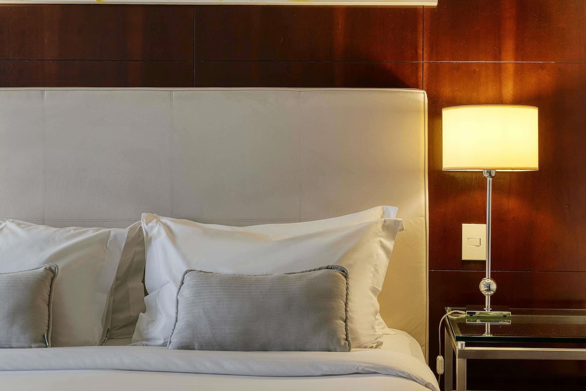 Suite Junior, 1 lit double | 1 chambre, minibar, coffres-forts dans les chambres, bureau