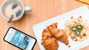 Ảnh chưa phân loại, 3 trong số 15 ảnh, nút