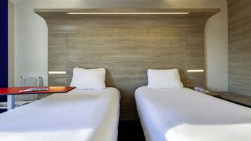 Standard Room, 2 Single Beds | Premium bedding, blackout curtains, soundproofing, iron/ironing board