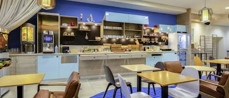 Buffet déjeuner (12 EUR par personne)