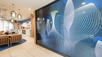 Petit déjeuner buffet (11 EUR par personne)