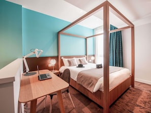Premium bedding, blackout drapes, soundproofing, iron/ironing board - ibis Styles La Rochelle Centre Vieux Port (La Rochelle)