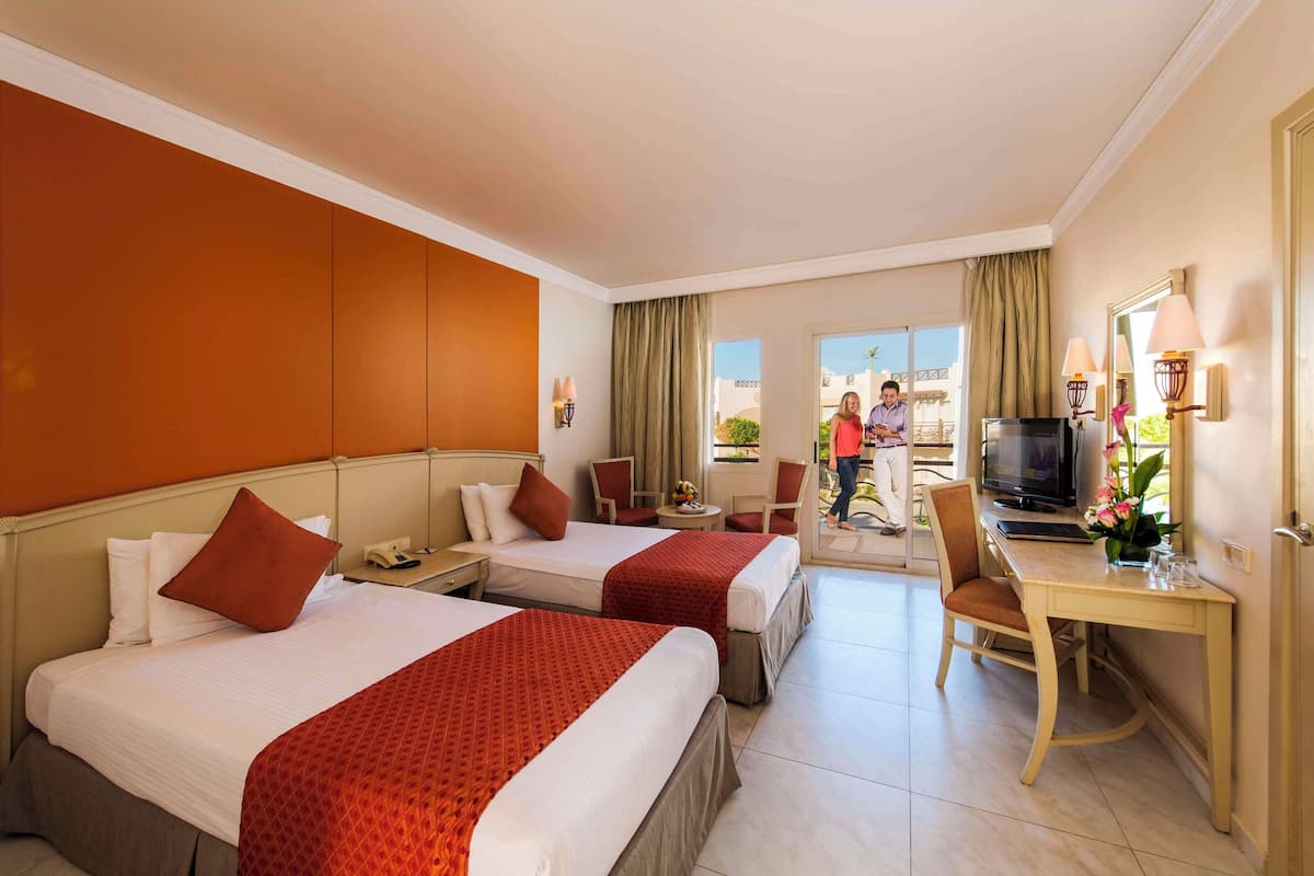 Standard Sea View Double | In-room safe, soundproofing, iron/ironing board, rollaway beds