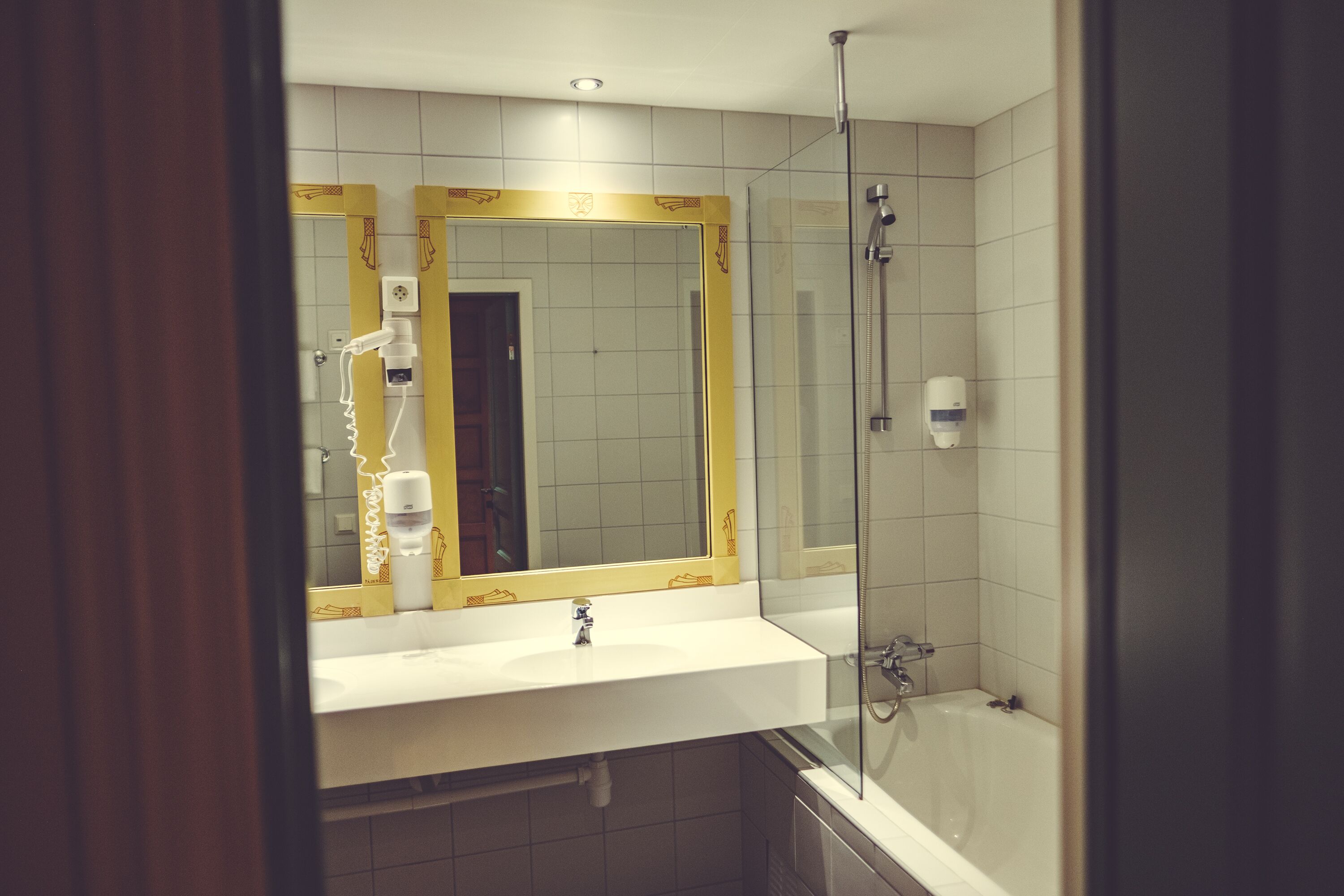 suite | bathroom | free toiletries, hair dryer, towels, soap