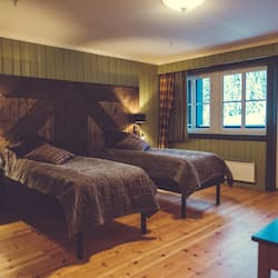 Double Room | Meja, langsir/tirai gelap terus, Wi-fi percuma, cadar katil