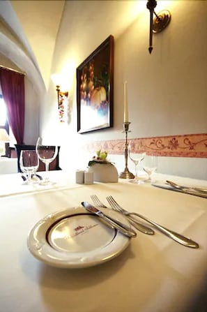 Daily buffet breakfast (EUR 18 per person)