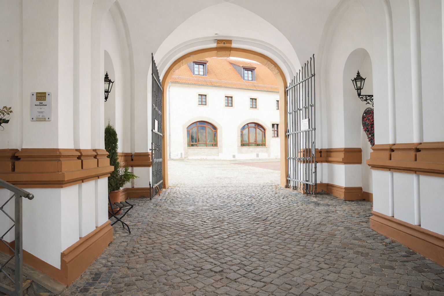 Vista frontal de la propiedad