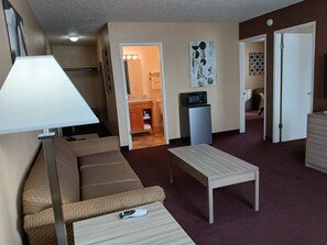 Suite, 2 Bedrooms (with Living Area)