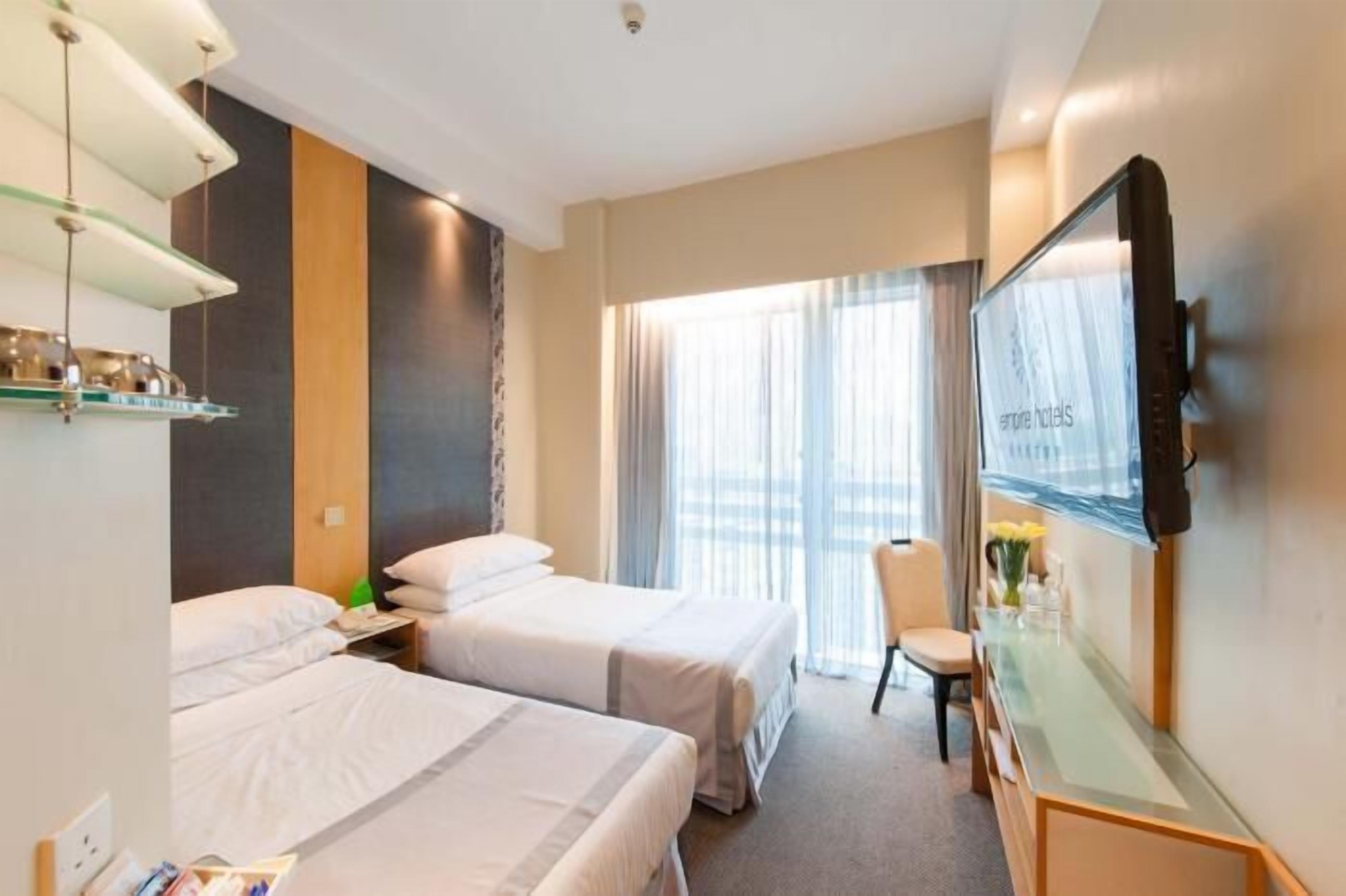 In-room safe, free WiFi