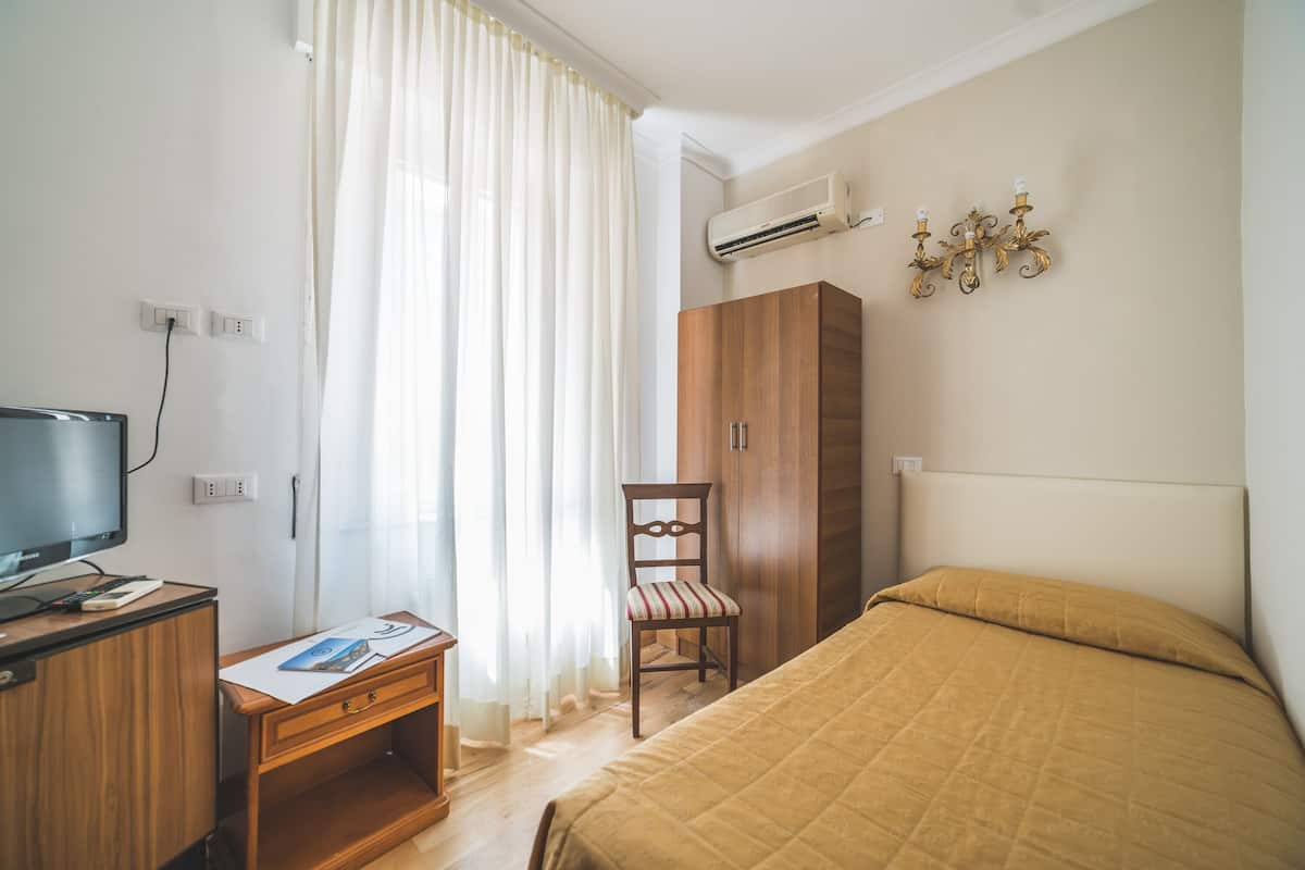 Classic Single Room