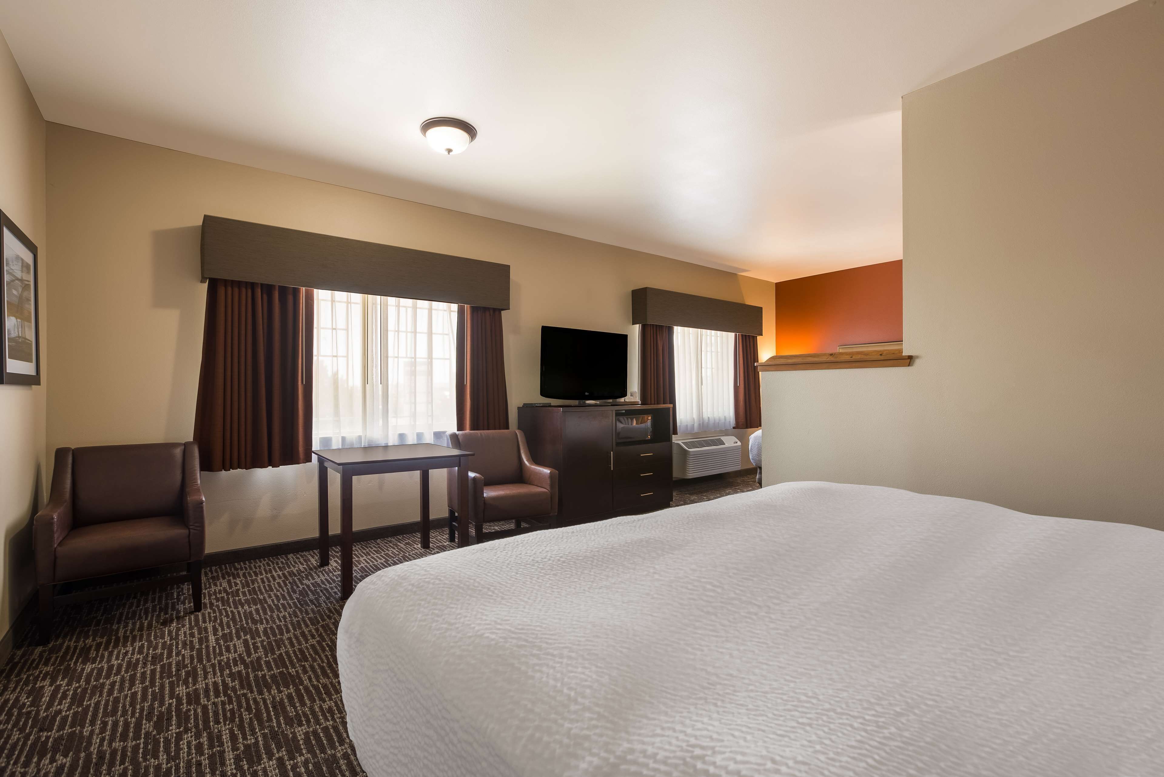 desk, laptop workspace, iron/ironing board, wifi